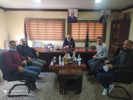 وفد من الداخلية في رام الله يزور بلدية برطعة